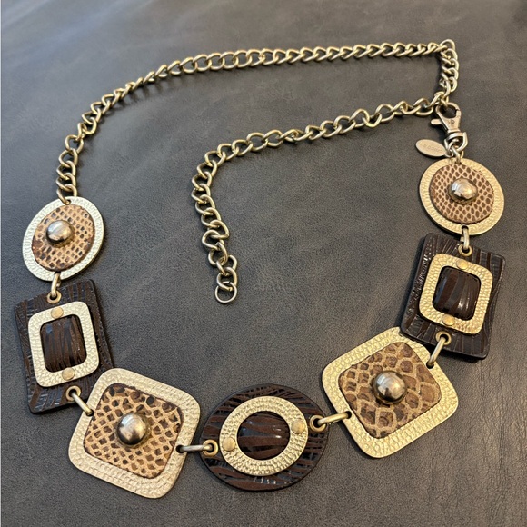 Chico’s Link Belt - Picture 8 of 8